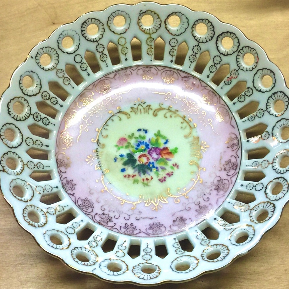 Vintage Hand Painted Fancy Decorative Collector Plate/Bowl wCutouts Gilt 8"